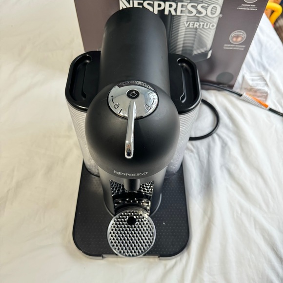 Breville Nespresso Vertuo Coffee Maker - Picture 9 of 13
